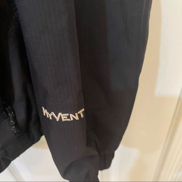 The North Face women’s black hyvent jacket size small - Picture 3 of 10